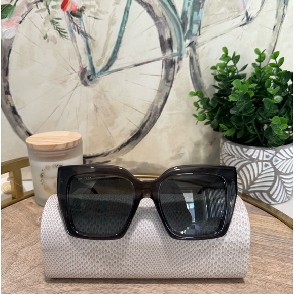 SOLD❤️✨JIMMY CHOOSE Eleni glittery sunglasses 🖤 - Picture 13 of 16